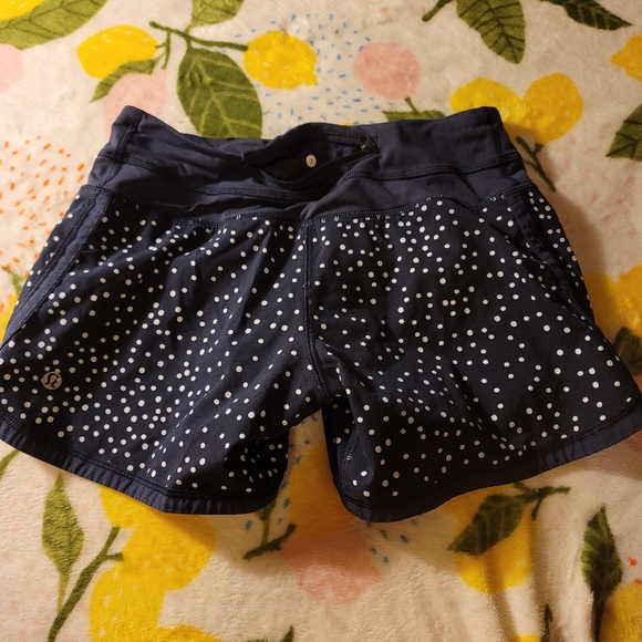 Lulu - Picture 1 of 2